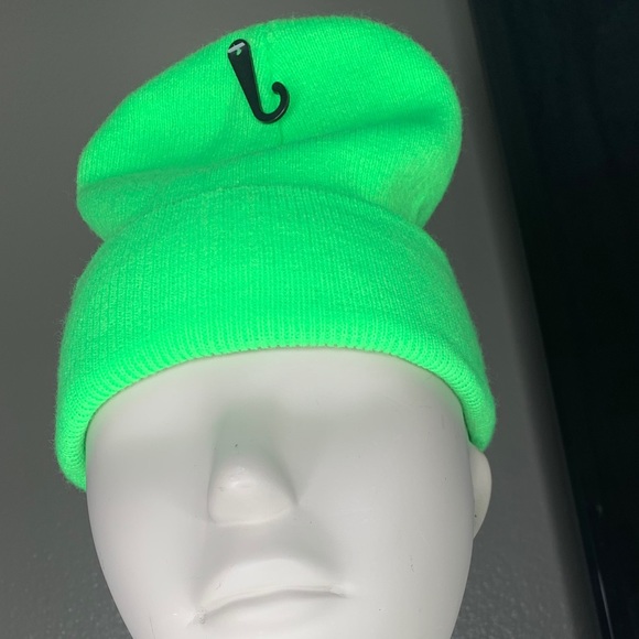 Beanie - Picture 2 of 2